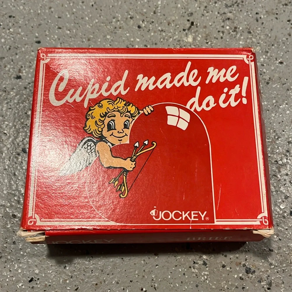 VINTAGE NOVELTY JOCKEY PRINTED CUPID MADE ME DO IT BRIEFS WHI RED BLK SIZE M